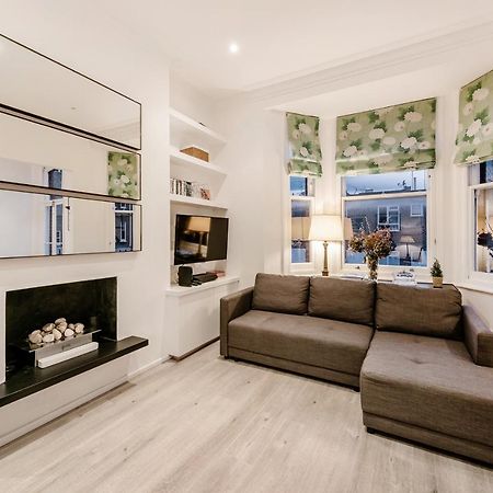 Lovely 2 Bedroom Flat In The Heart Of Chelsea Лондон Екстериор снимка