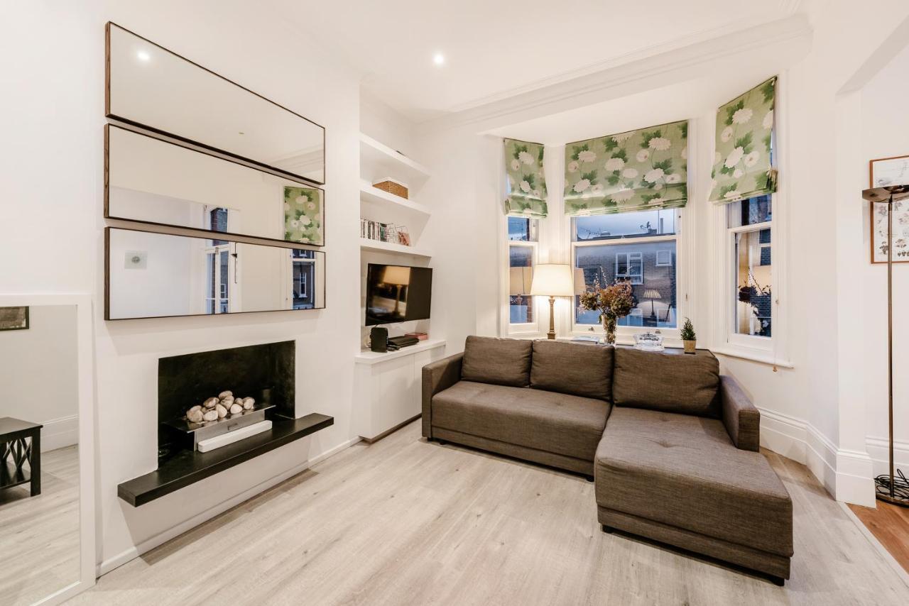 Lovely 2 Bedroom Flat In The Heart Of Chelsea Лондон Екстериор снимка