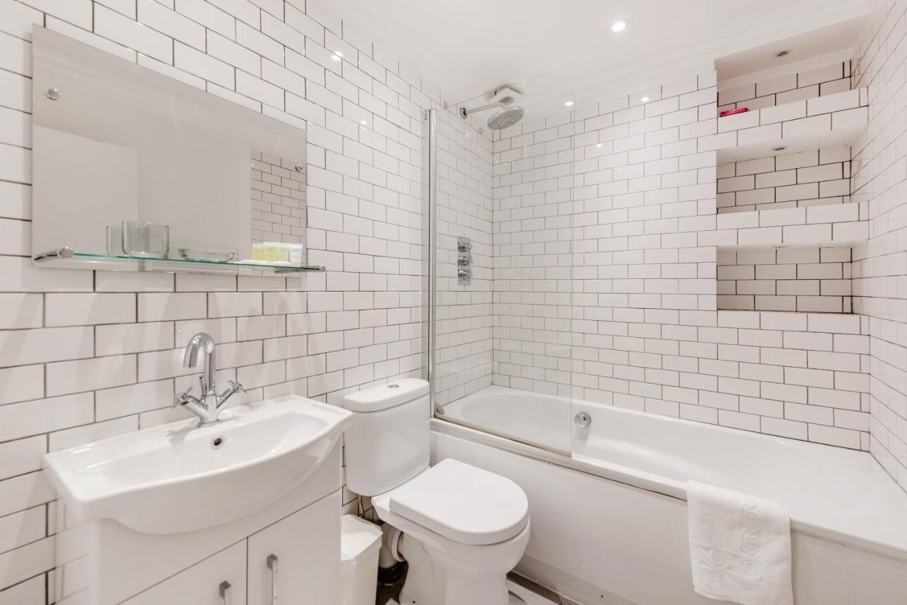 Lovely 2 Bedroom Flat In The Heart Of Chelsea Лондон Екстериор снимка