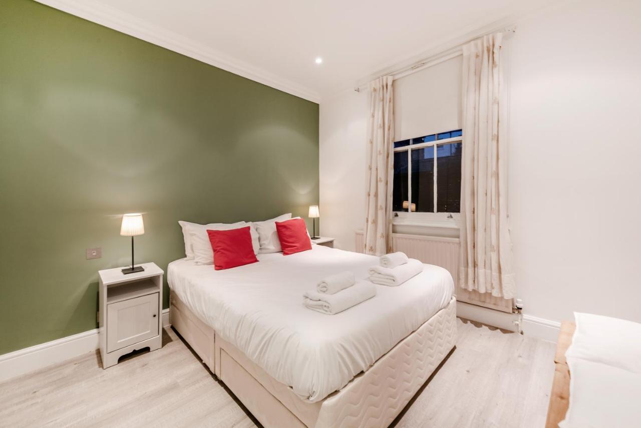 Lovely 2 Bedroom Flat In The Heart Of Chelsea Лондон Екстериор снимка