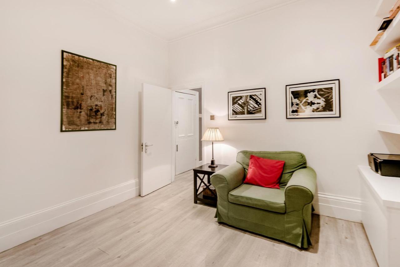 Lovely 2 Bedroom Flat In The Heart Of Chelsea Лондон Екстериор снимка