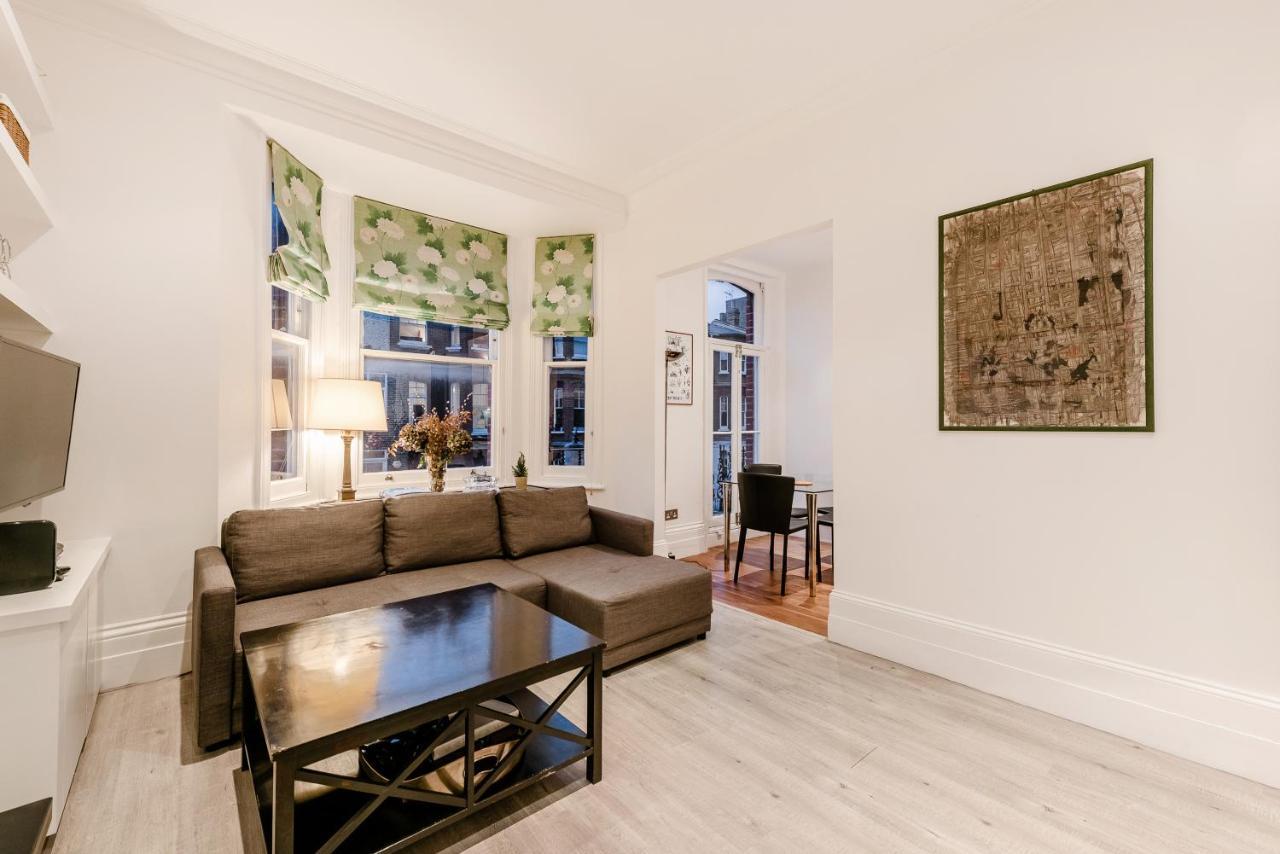 Lovely 2 Bedroom Flat In The Heart Of Chelsea Лондон Екстериор снимка