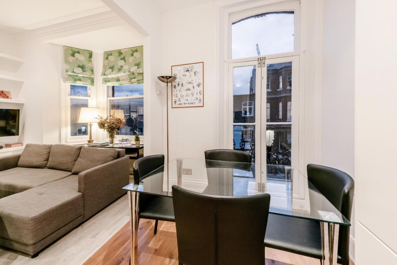 Lovely 2 Bedroom Flat In The Heart Of Chelsea Лондон Екстериор снимка