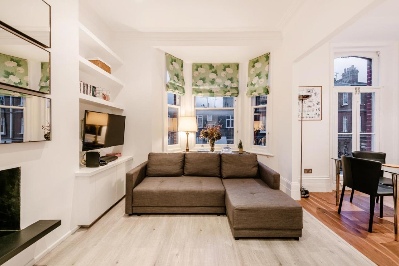 Lovely 2 Bedroom Flat In The Heart Of Chelsea Лондон Екстериор снимка