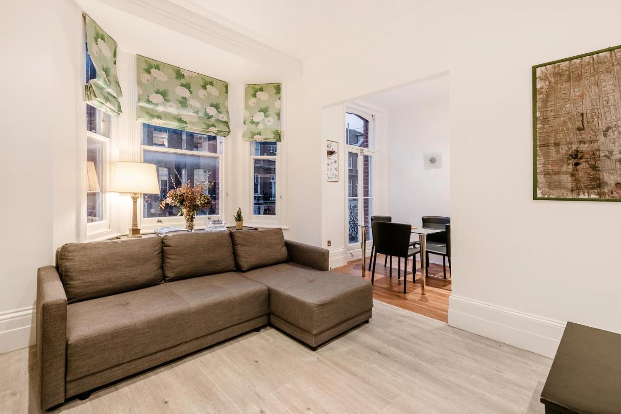 Lovely 2 Bedroom Flat In The Heart Of Chelsea Лондон Екстериор снимка