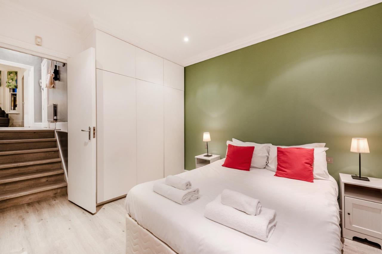 Lovely 2 Bedroom Flat In The Heart Of Chelsea Лондон Екстериор снимка