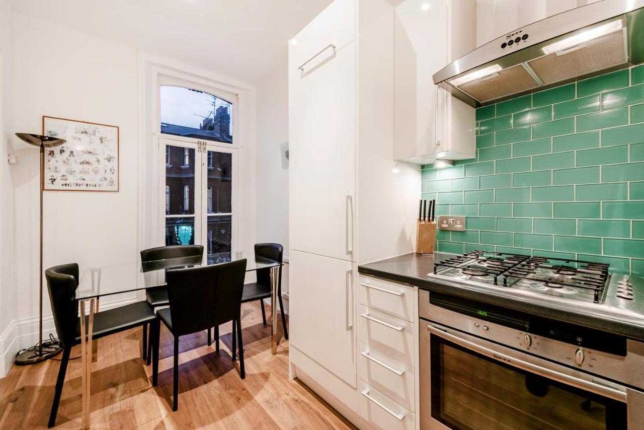 Lovely 2 Bedroom Flat In The Heart Of Chelsea Лондон Екстериор снимка