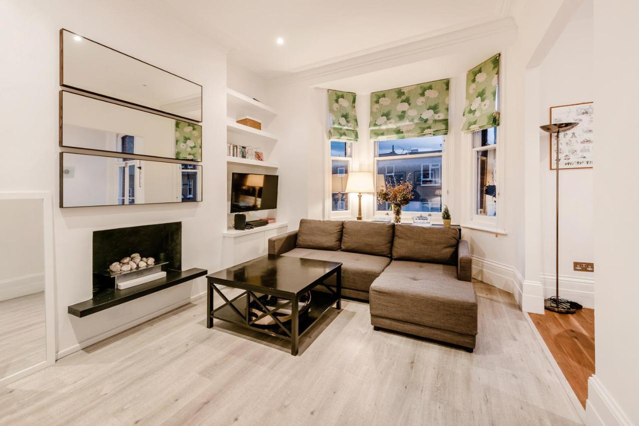 Lovely 2 Bedroom Flat In The Heart Of Chelsea Лондон Екстериор снимка